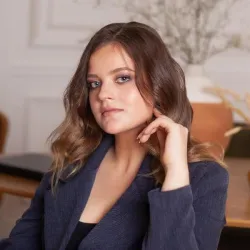 Фотография репетитора Комзолова Анна Сергеевна