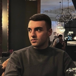 Фотография репетитора Багдасарян Эрик Каренович