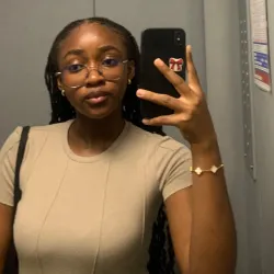 Фотография репетитора Харт Енверем Удочинйере Кареен 