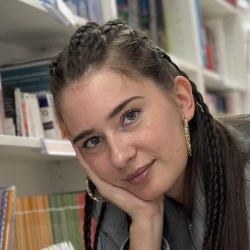 Фотография репетитора Куличенко Арина Дмитриевна