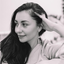 Фотография репетитора Хаустова Кристина Сергеевна