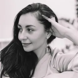 Фотография репетитора Хаустова Кристина Сергеевна