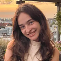 Фотография репетитора Алишева Арина Павловна