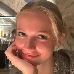 Фотография репетитора Омелаева Виктория Тимофеевна