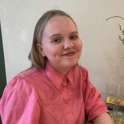 Фотография репетитора Коротаева Арина Валерьевна