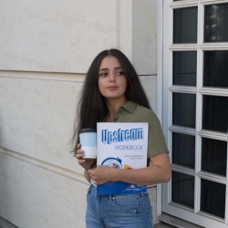 Фотография репетитора Каприелова Лиана Витальевна