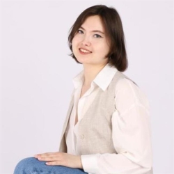 Фотография репетитора Кулакова Аделина Рамилевна