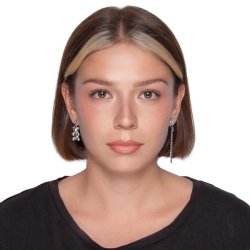 Фотография репетитора Варнакова Полина Сергеевна