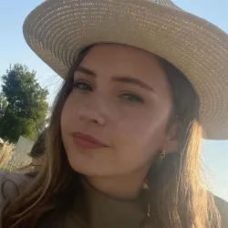 Фотография репетитора Веселова Алина Андреевна