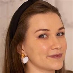 Фотография репетитора Антонова Анастасия Витальевна