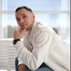 Фотография репетитора Урпеков Тимур Алишерович