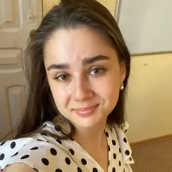 Фотография репетитора Стуруа Лаура Борисиевна