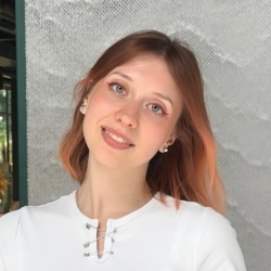 Фотография репетитора Колесникова Алина Сергеевна