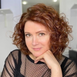 Фотография репетитора Комаровская Лариса Викторовна