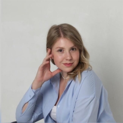 Фотография репетитора Литвинова Ангелина Сергеевна