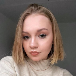 Фотография репетитора Моторина Алина Олеговна