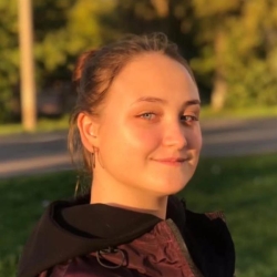 Фотография репетитора Крупенина Карина Романовна