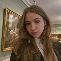 Фотография репетитора Алексеева Арина Денисовна