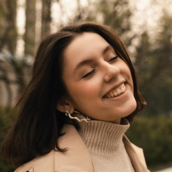 Фотография репетитора Езикеева Дарья Викторовна