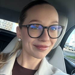 Фотография репетитора Петрова Софья Михайловна