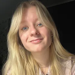 Фотография репетитора Попова Александра Николаевна