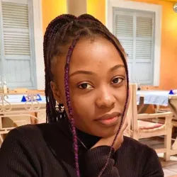 Фотография репетитора Кана Маджомо Линда Орнелла 