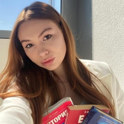 Фотография репетитора Емельянова Полина Олеговна